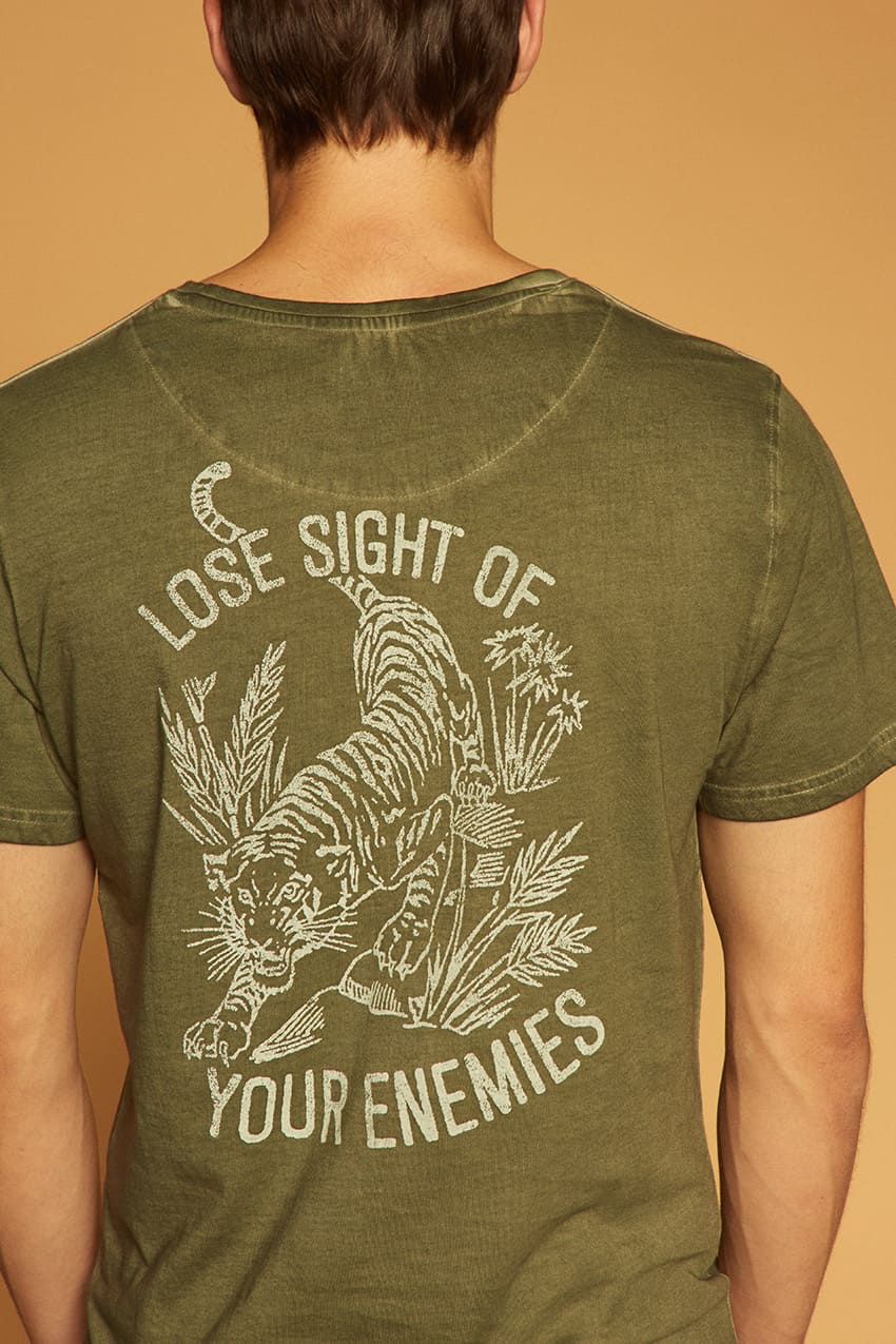 Camiseta Luo Dusty Olive Melange 03 Camiseta Luo Dusty Olive Melange 03