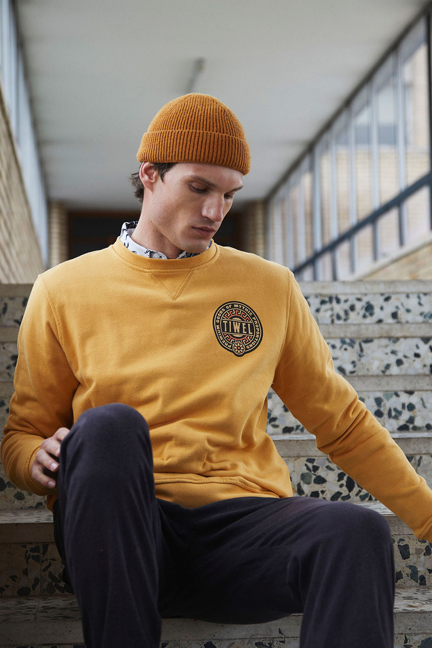 Con-Taurus Sweatshirt Honey Gold Consume Design 07